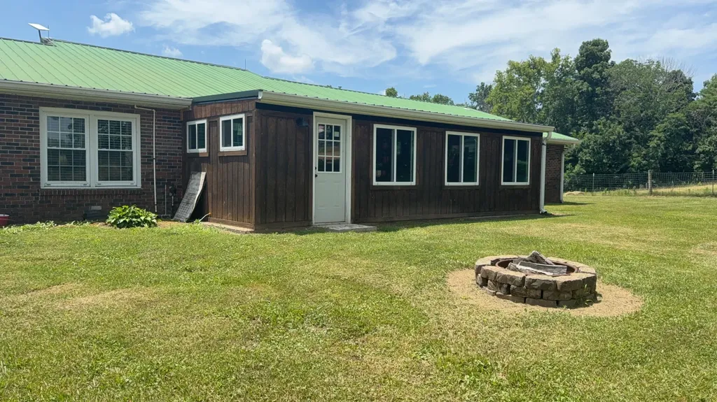 979 Walnut Grove School Road Waynesburg KY 40489