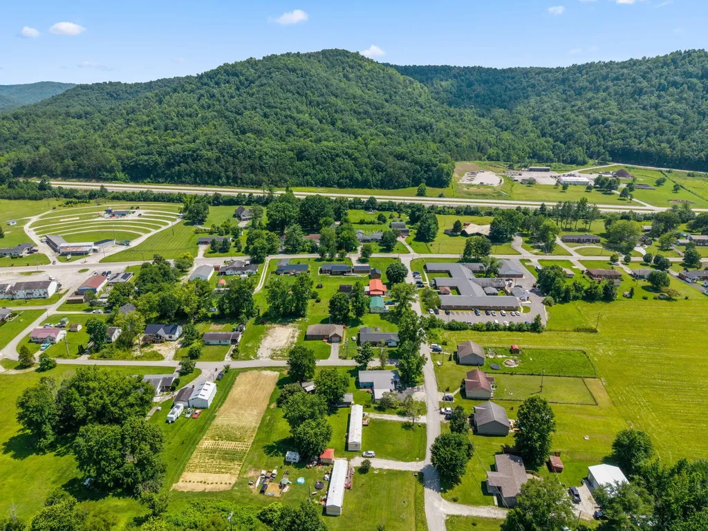 1178 E College Avenue Stanton KY 40380