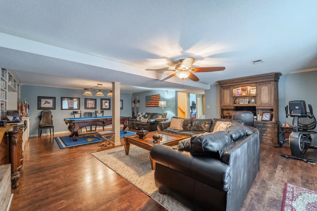5694 Scaffold Cane Road Mt Vernon KY 40456