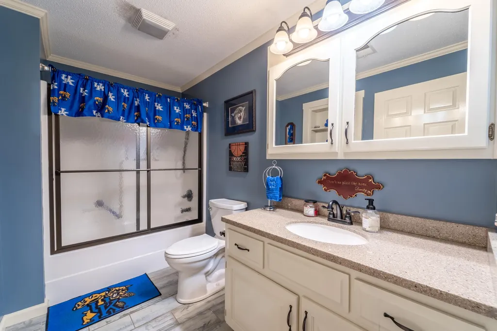 5694 Scaffold Cane Road Mt Vernon KY 40456