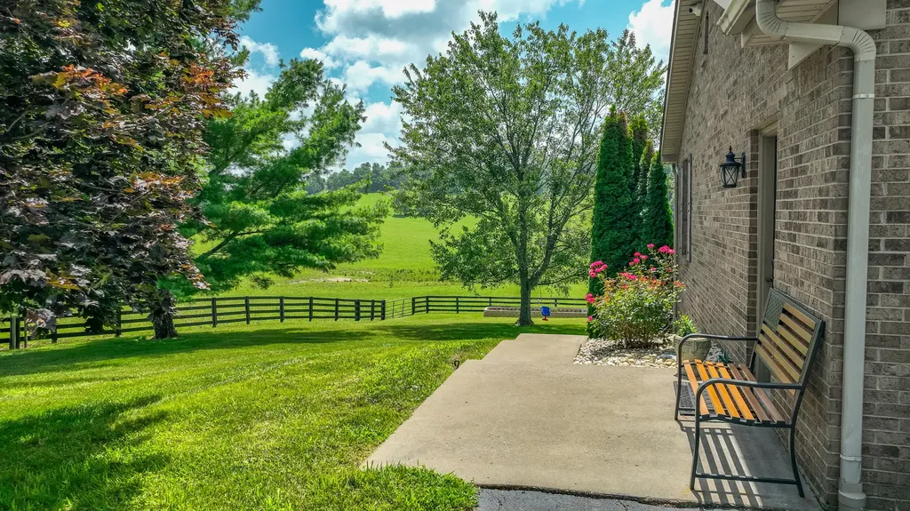 5694 Scaffold Cane Road Mt Vernon KY 40456