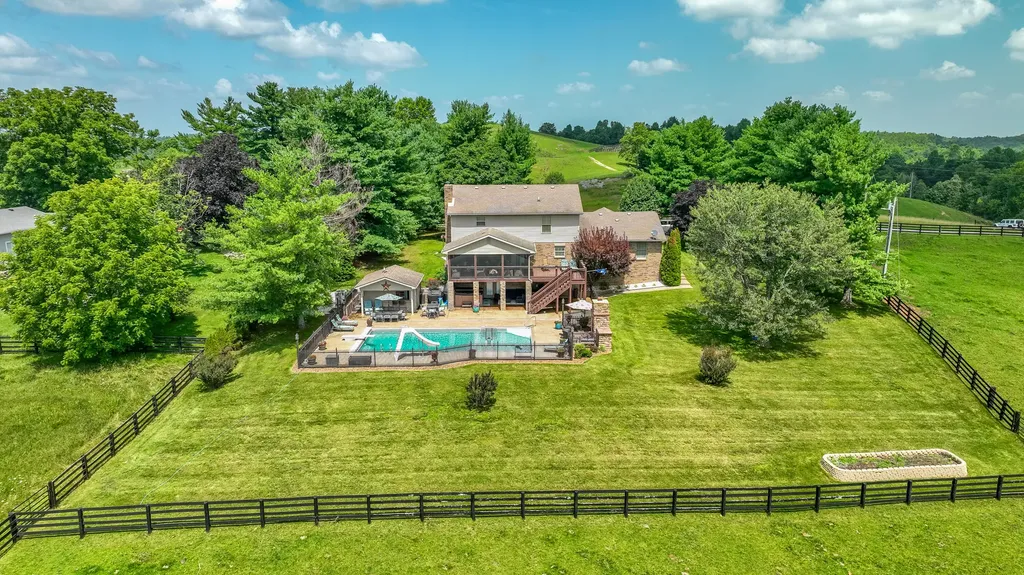 5694 Scaffold Cane Road Mt Vernon KY 40456