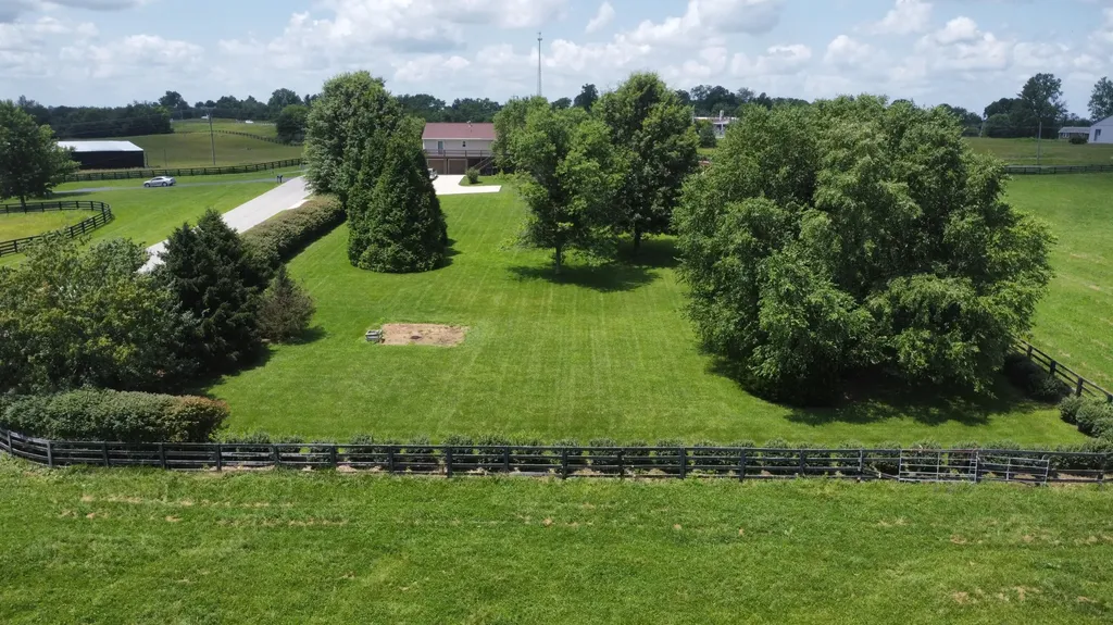 142 Mills Lane Frankfort KY 40601