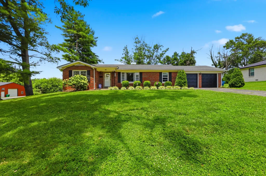 220 Forrest Drive Lawrenceburg KY 40342