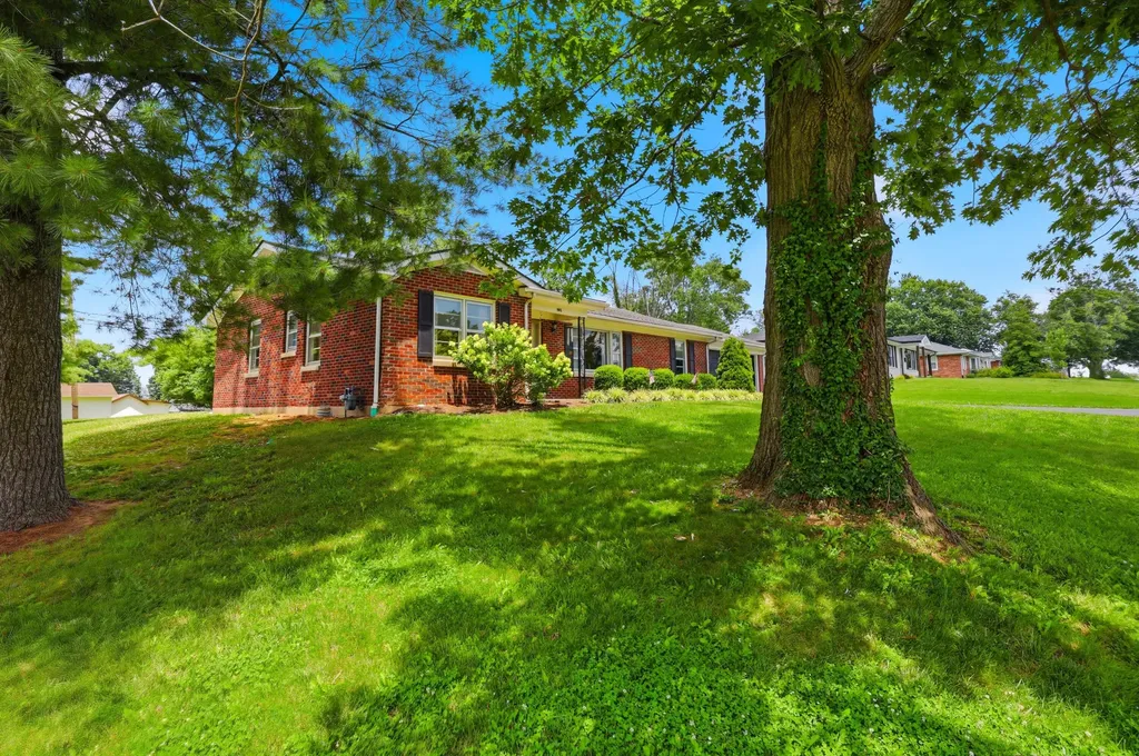 220 Forrest Drive Lawrenceburg KY 40342