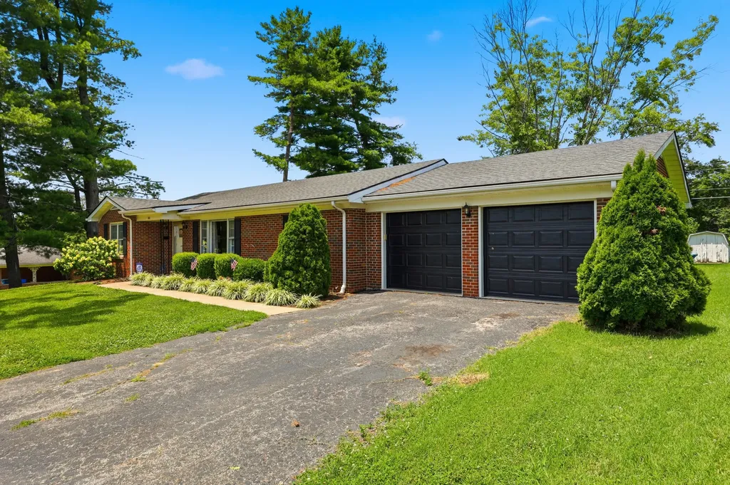 220 Forrest Drive Lawrenceburg KY 40342