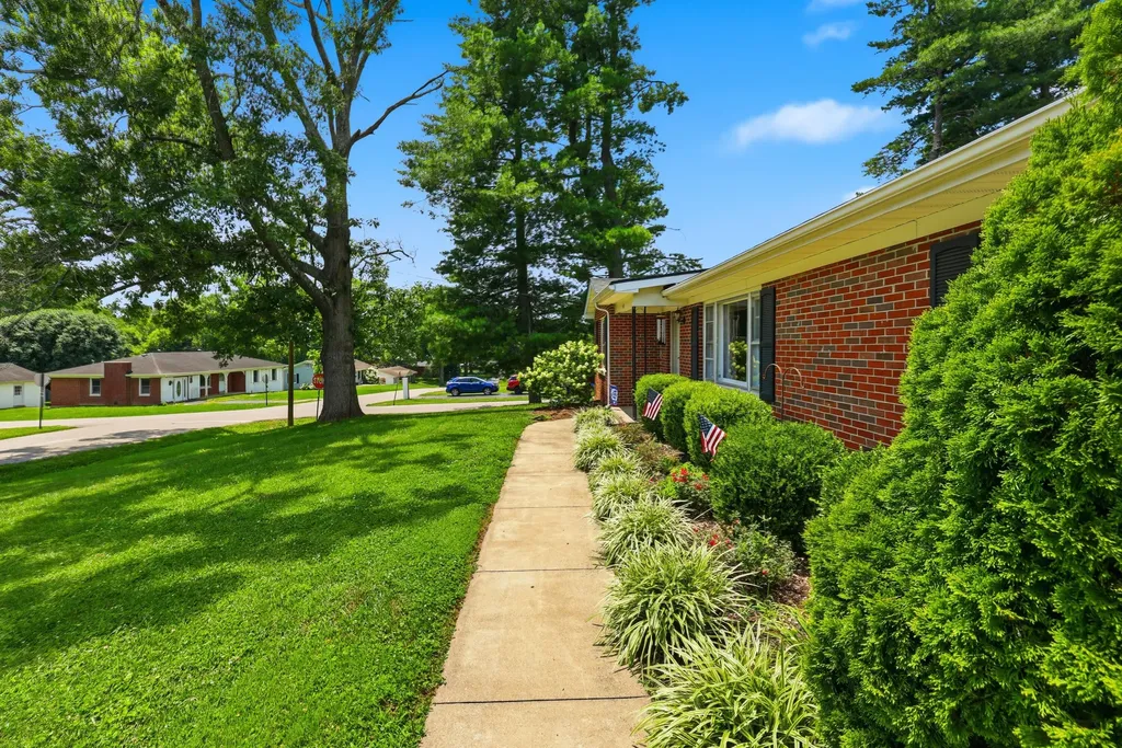 220 Forrest Drive Lawrenceburg KY 40342