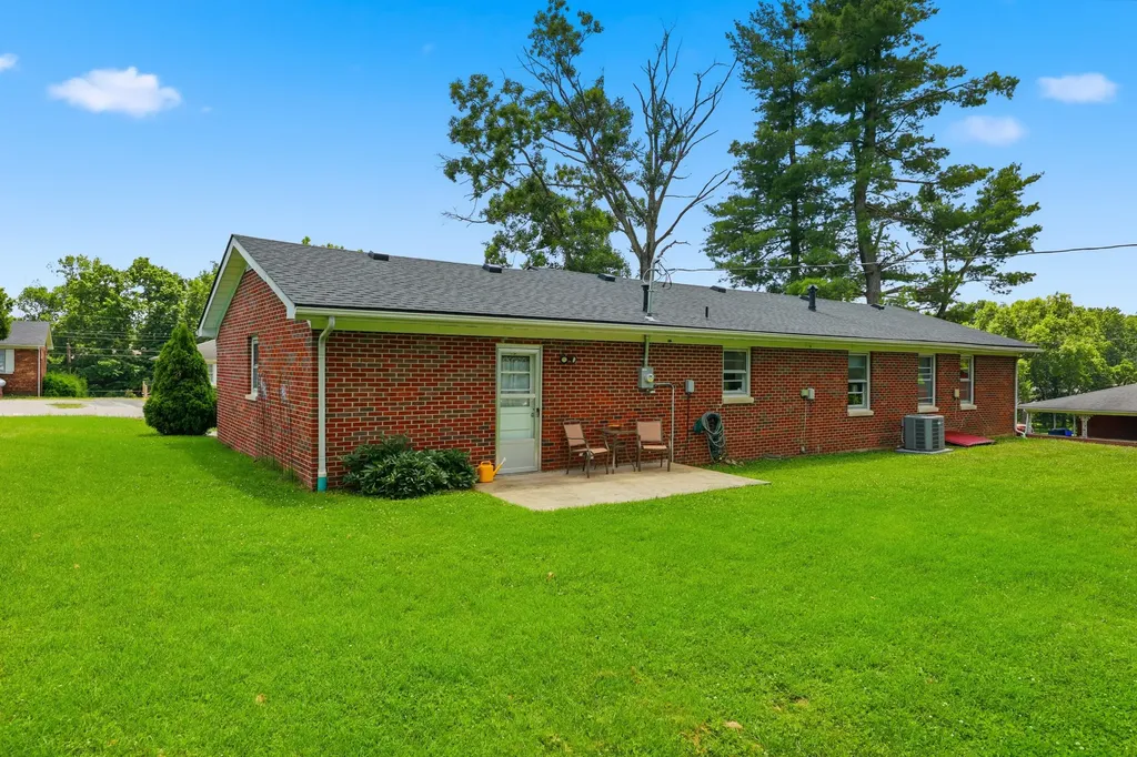 220 Forrest Drive Lawrenceburg KY 40342