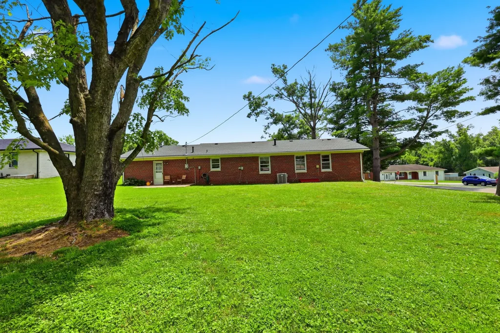 220 Forrest Drive Lawrenceburg KY 40342