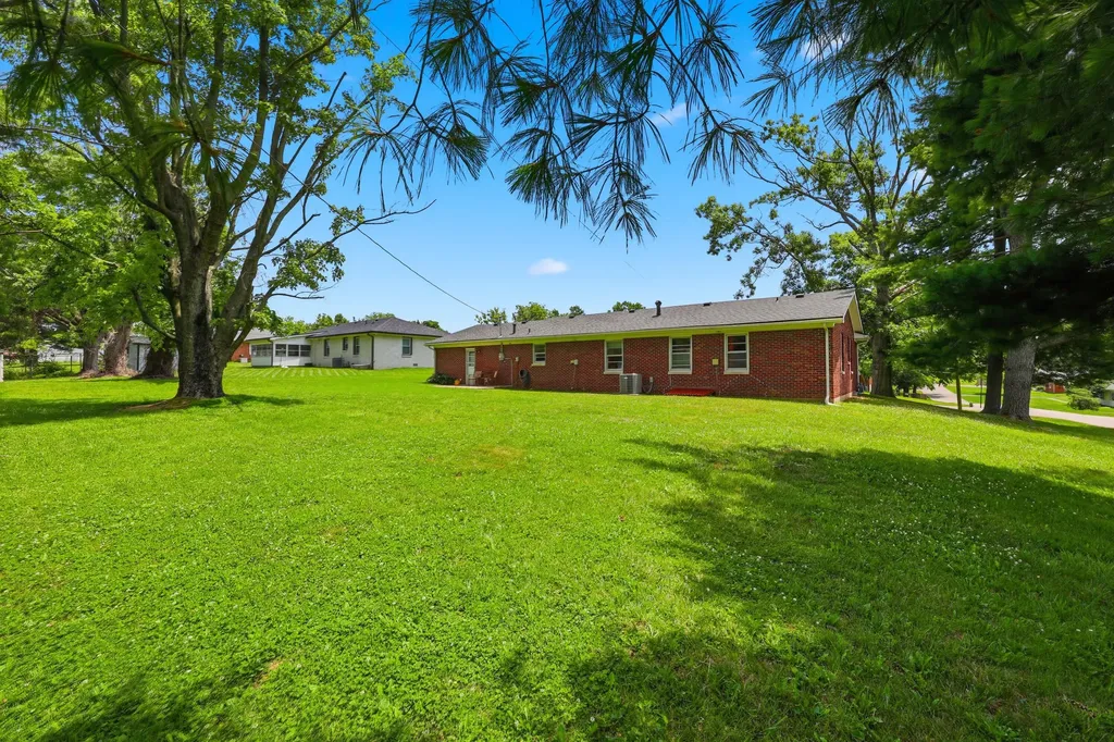 220 Forrest Drive Lawrenceburg KY 40342