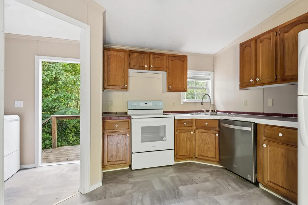 7 Alvie Buell Road Pineville KY 40977