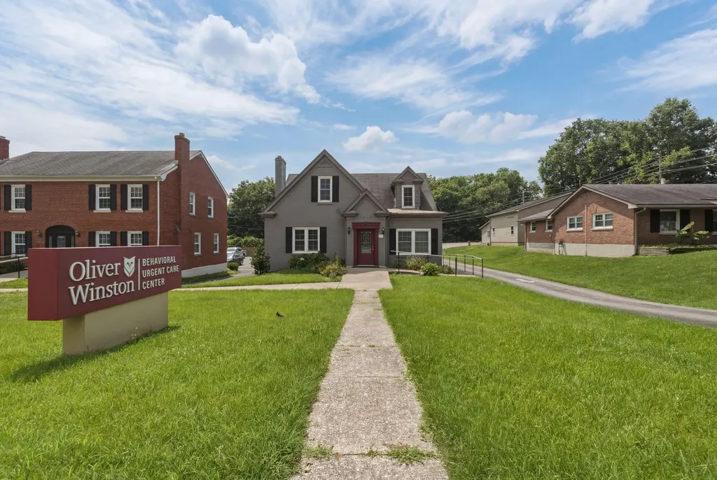 1618 Harrodsburg Road Lexington KY 40504