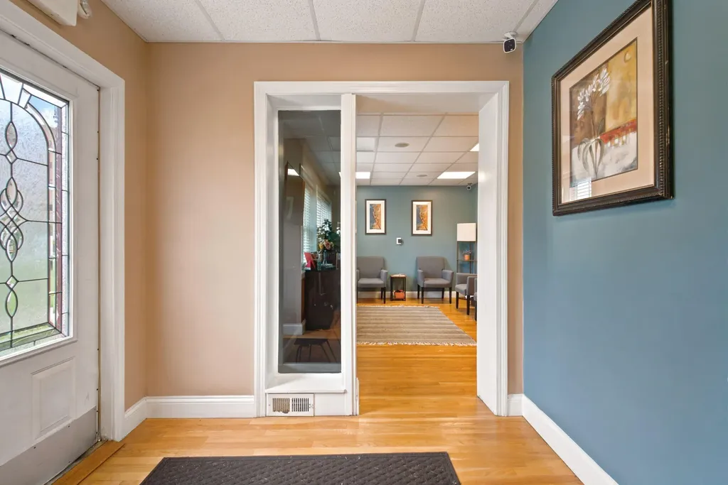 1618 Harrodsburg Road Lexington KY 40504