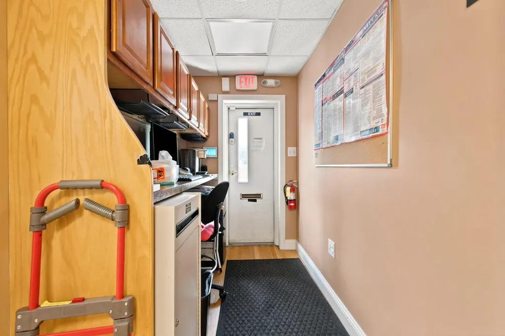 1618 Harrodsburg Road Lexington KY 40504