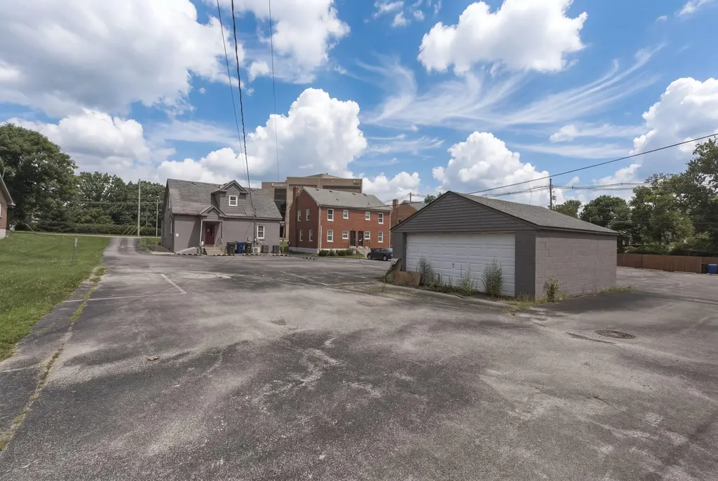 1618 Harrodsburg Road Lexington KY 40504
