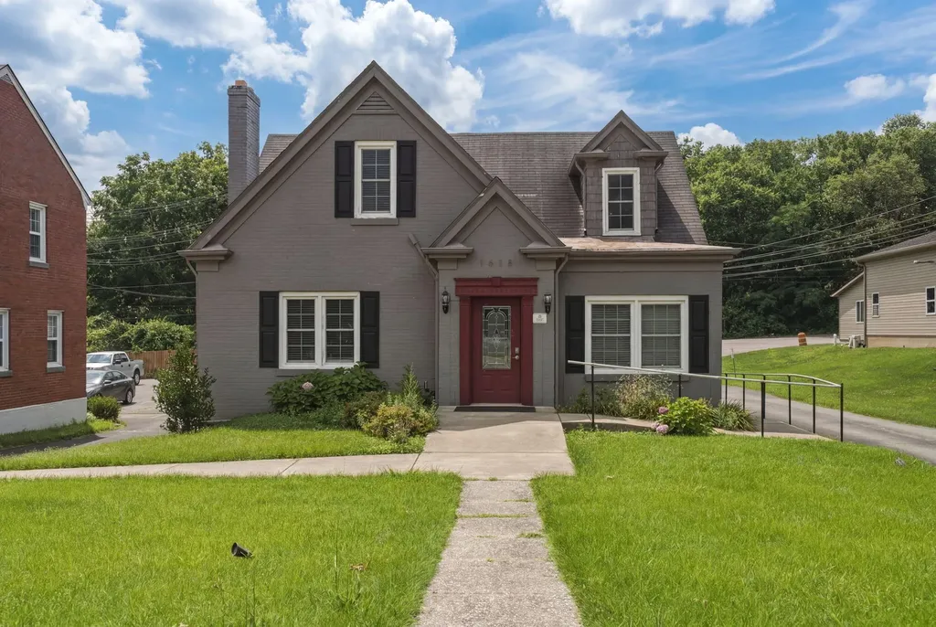 1618 Harrodsburg Road Lexington KY 40504