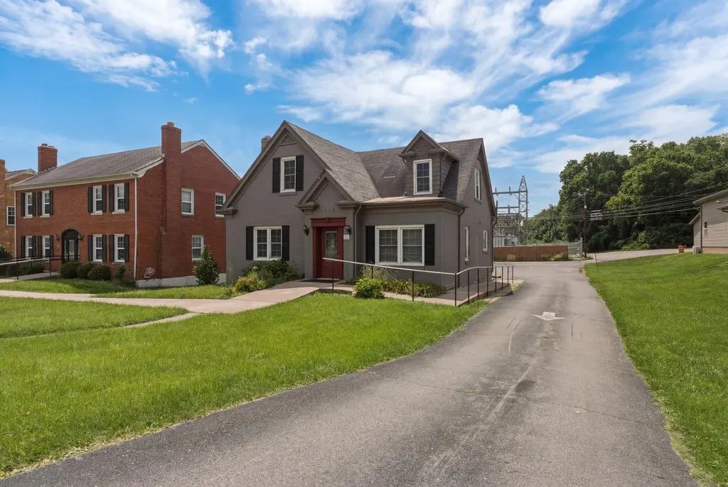 1618 Harrodsburg Road Lexington KY 40504