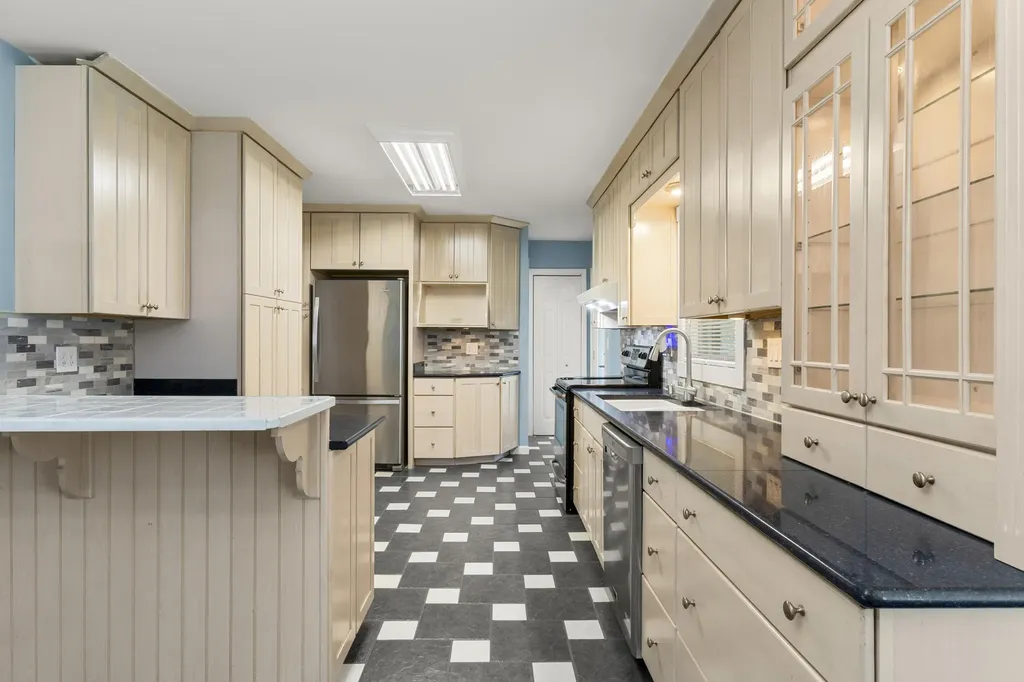 1038 Sioux Trail Frankfort KY 40601