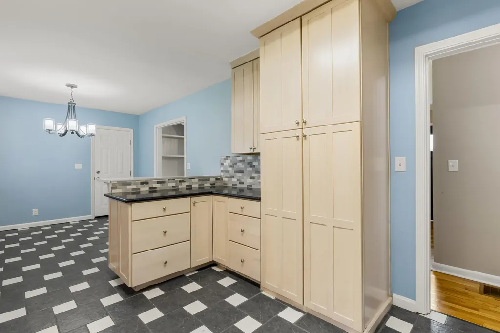 1038 Sioux Trail Frankfort KY 40601