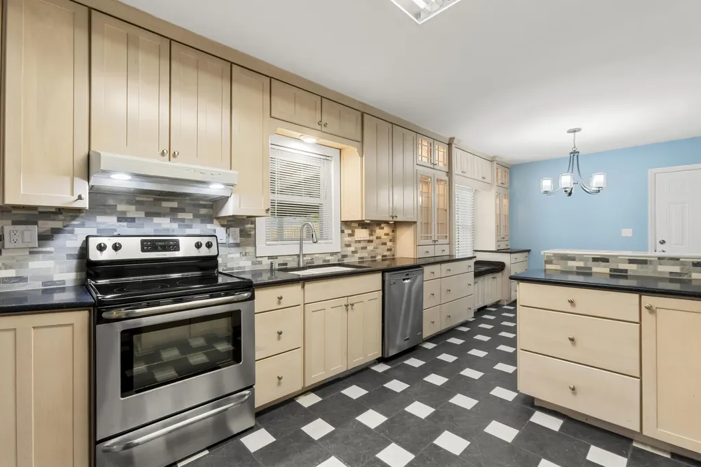1038 Sioux Trail Frankfort KY 40601