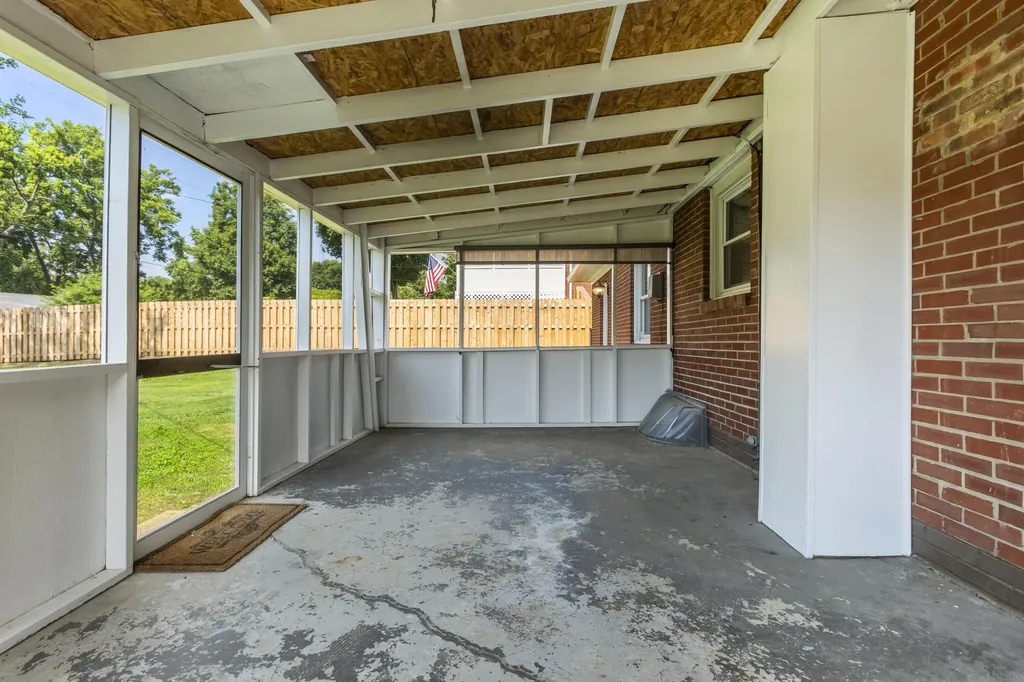 1038 Sioux Trail Frankfort KY 40601