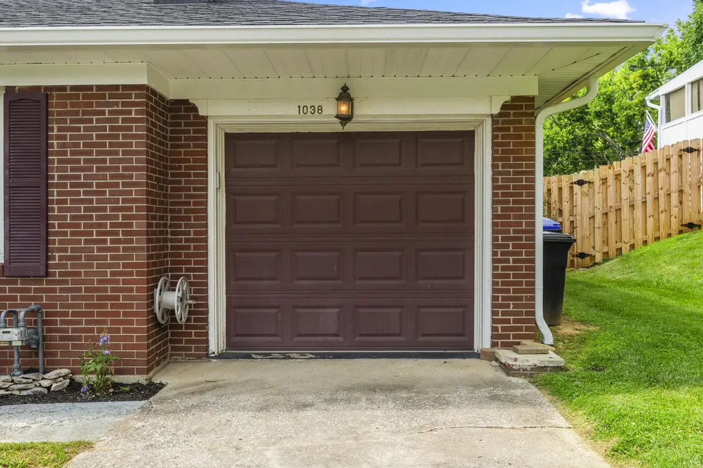 1038 Sioux Trail Frankfort KY 40601
