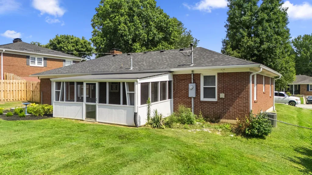1038 Sioux Trail Frankfort KY 40601