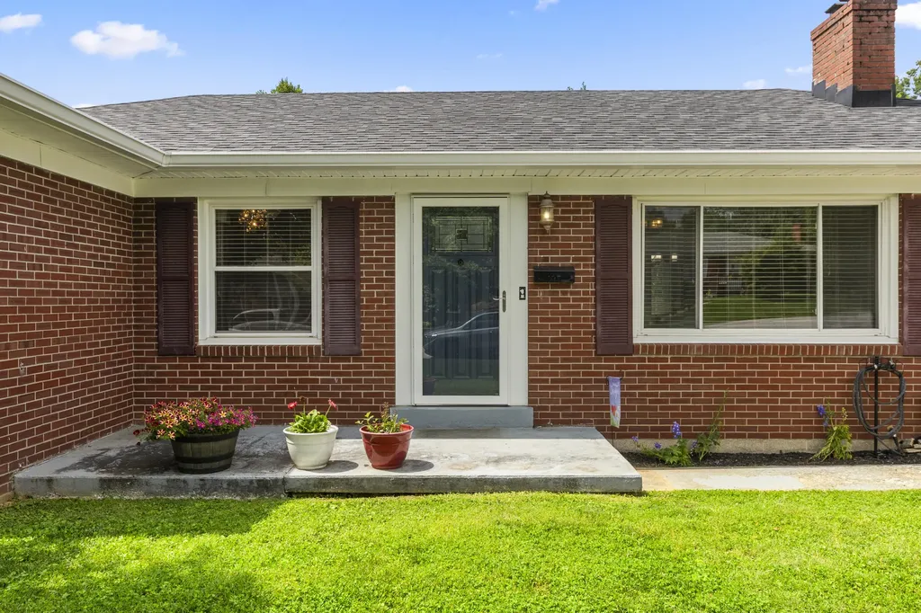 1038 Sioux Trail Frankfort KY 40601