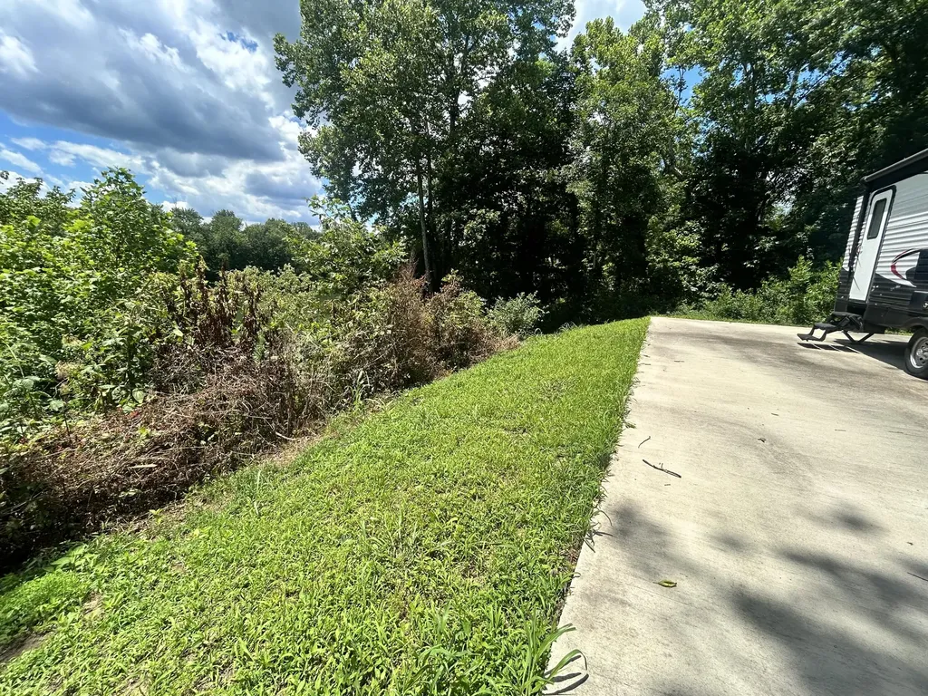 15 River Spur West Columbia KY 42728