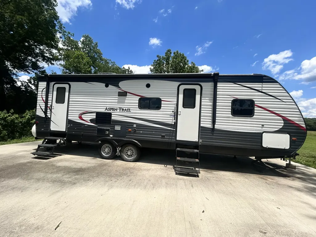 15 River Spur West Columbia KY 42728