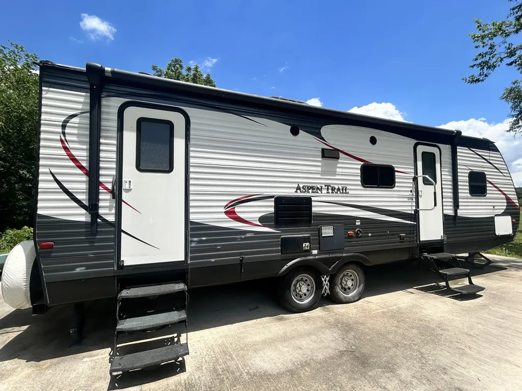 15 River Spur West Columbia KY 42728