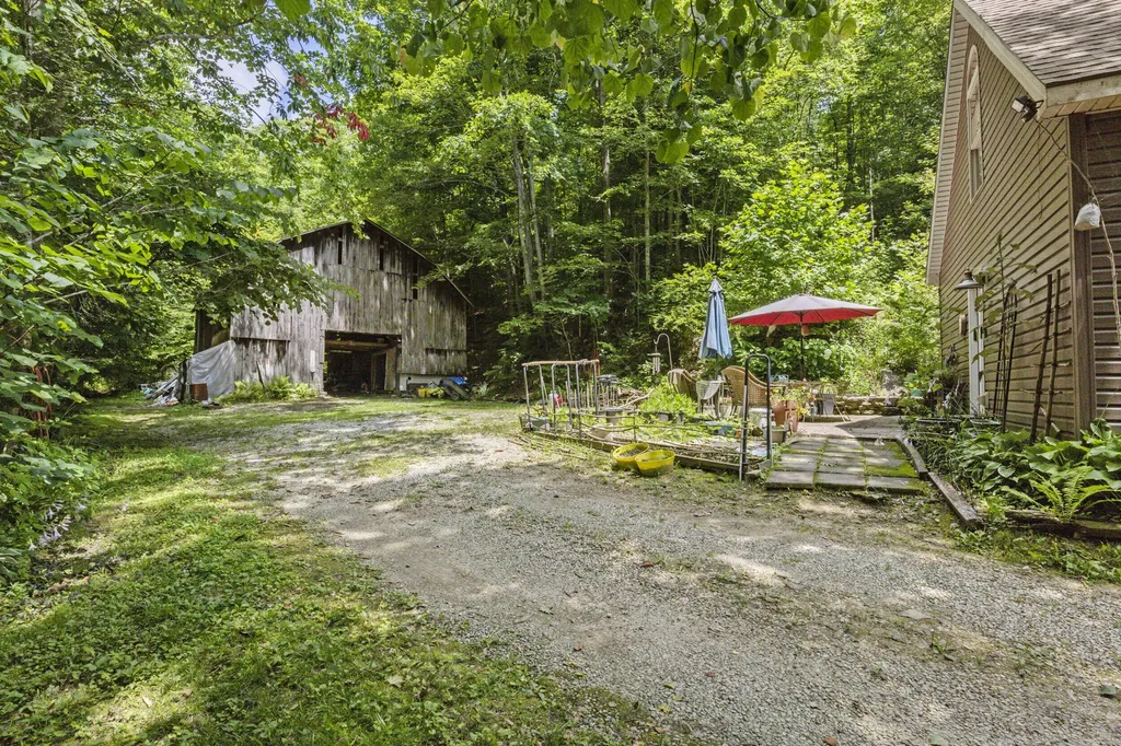 365 Johnny Morton Hollow Road Stanton KY 40380