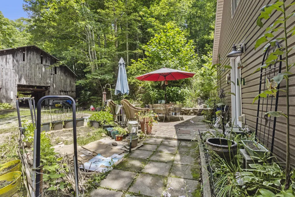365 Johnny Morton Hollow Road Stanton KY 40380