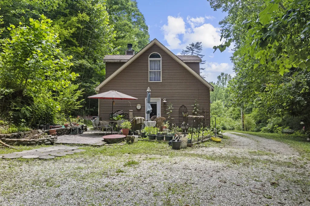 365 Johnny Morton Hollow Road Stanton KY 40380
