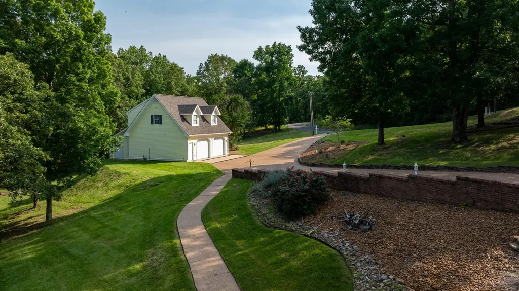 129 Wayne Circle New Concord KY 42076
