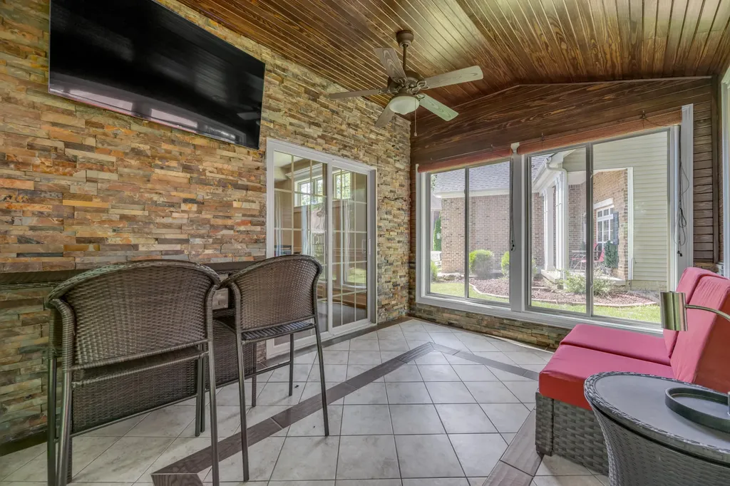 3717 Saint Andrews Walk Lexington KY 40509