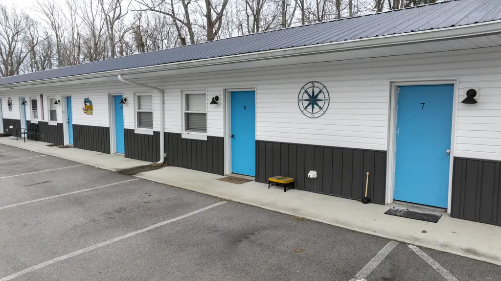 6804 U.s. 641 Gilbertsville KY 42044