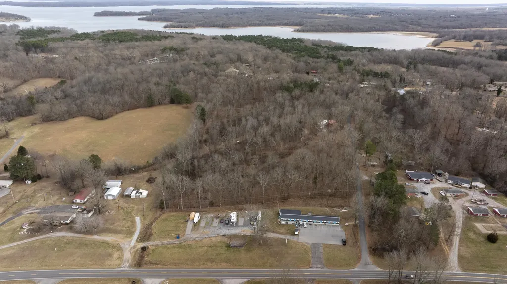 6804 U.s. 641 Gilbertsville KY 42044