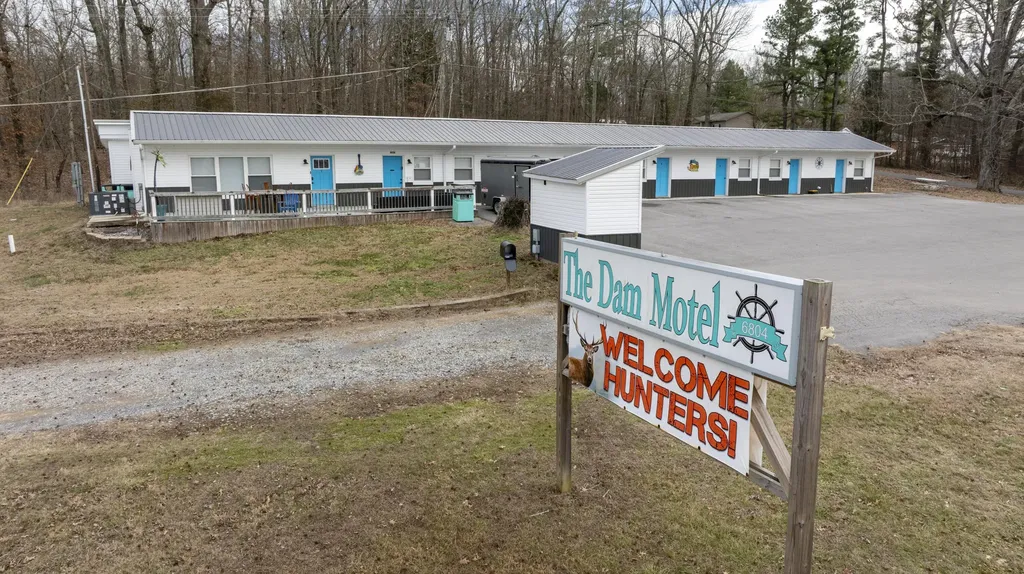 6804 U.s. 641 Gilbertsville KY 42044
