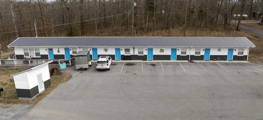 6804 U.s. 641 Gilbertsville KY 42044
