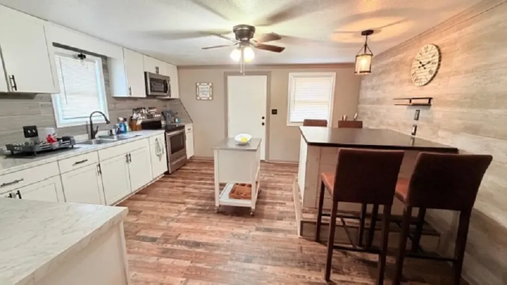6804 U.s. 641 Gilbertsville KY 42044