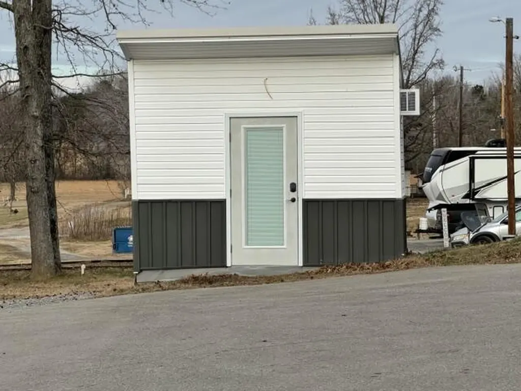 6804 U.s. 641 Gilbertsville KY 42044