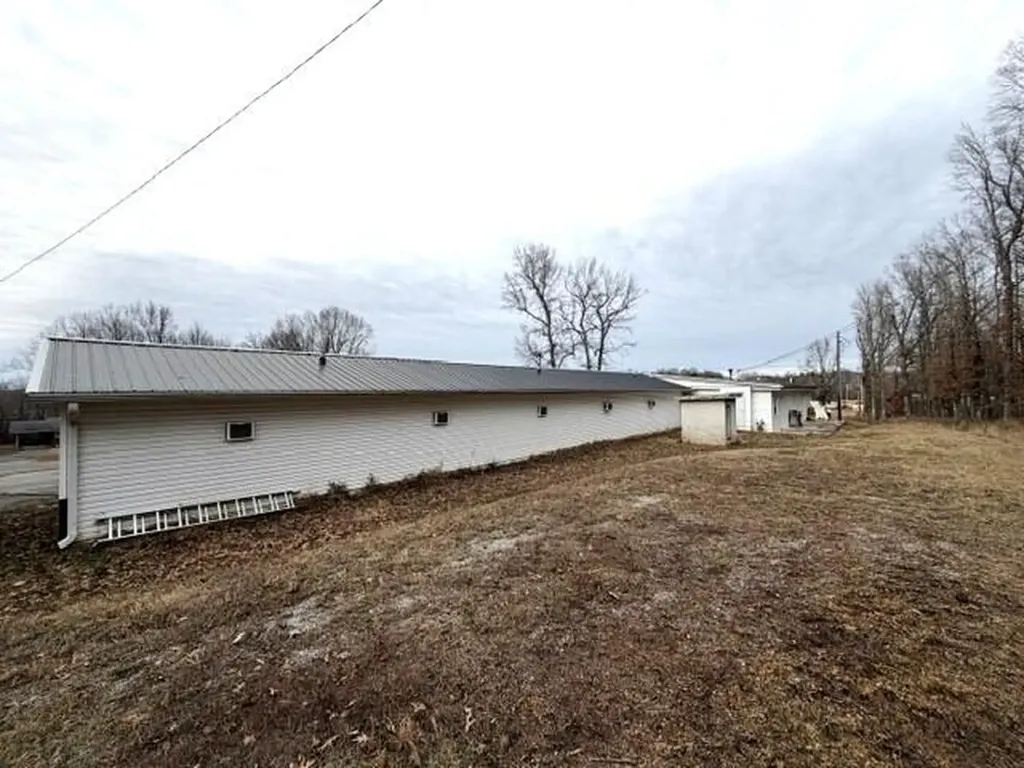 6804 U.s. 641 Gilbertsville KY 42044