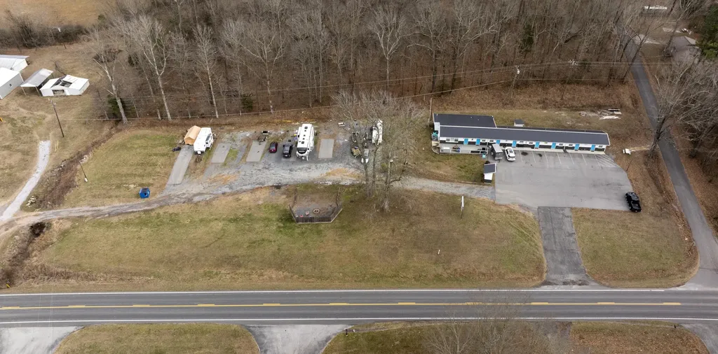 6804 U.s. 641 Gilbertsville KY 42044