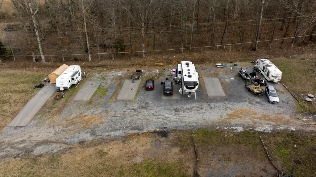 6804 U.s. 641 Gilbertsville KY 42044