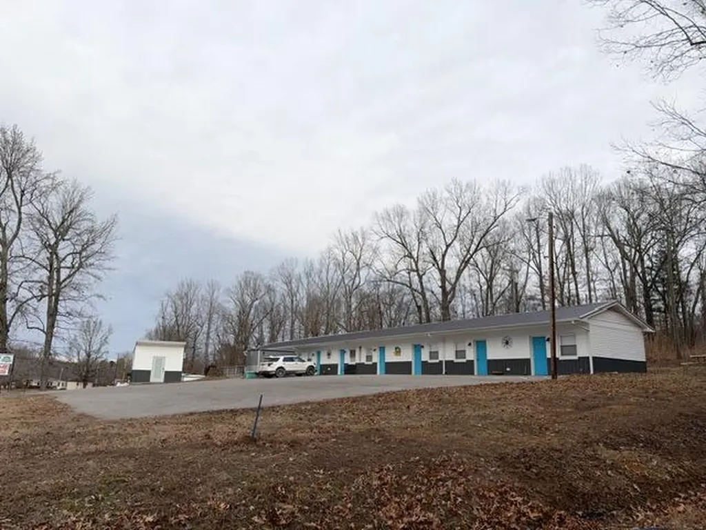 6804 U.s. 641 Gilbertsville KY 42044
