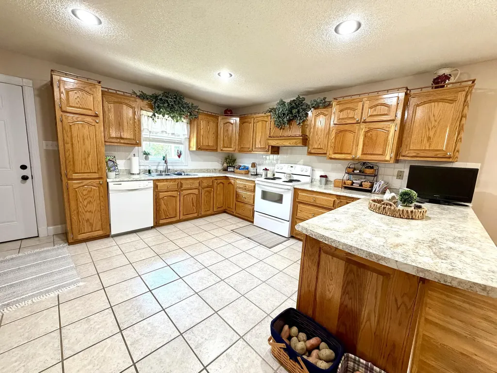55 E Highway 577 Manchester KY 40962