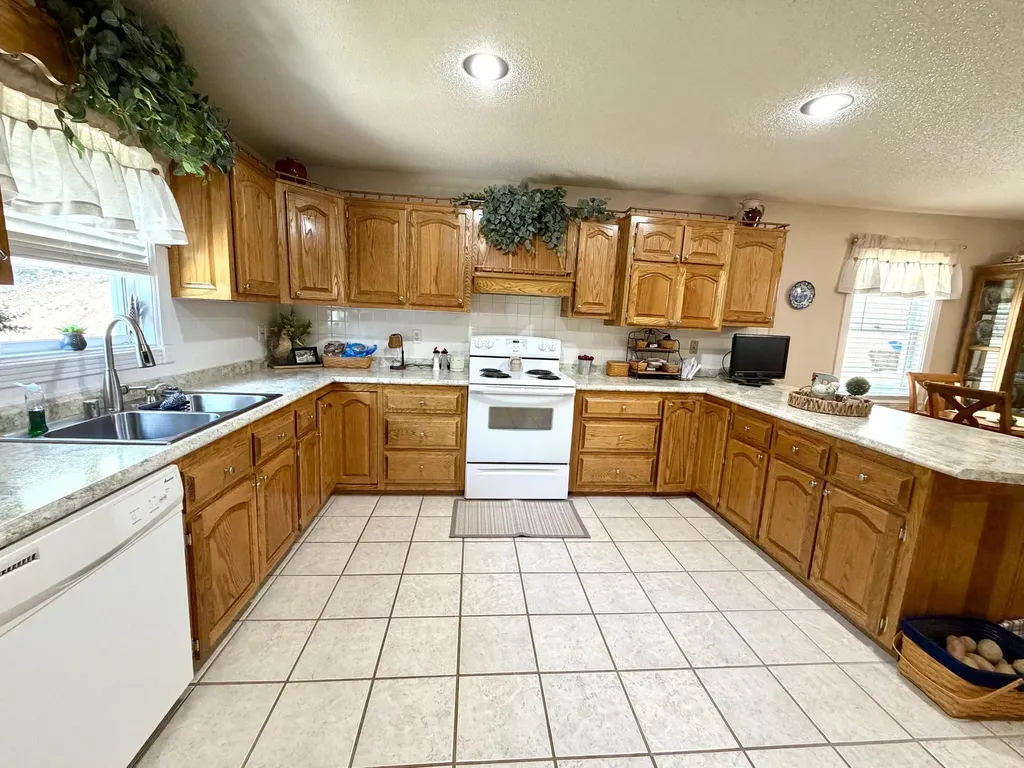 55 E Highway 577 Manchester KY 40962