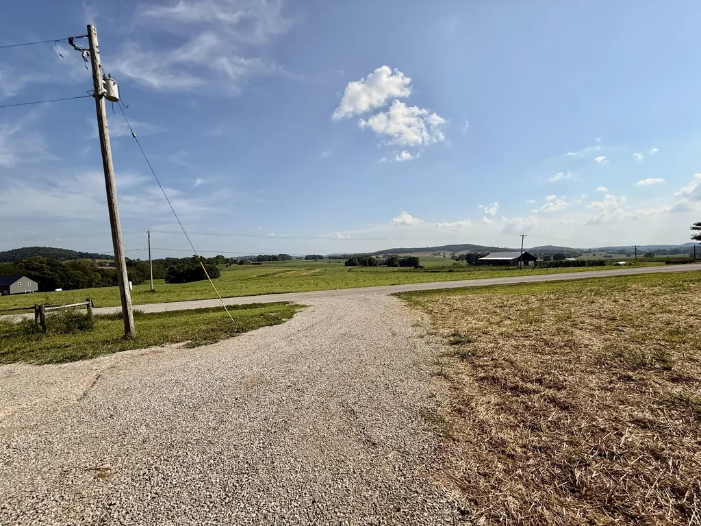 3404 Hardyville Road Munfordville KY 42765