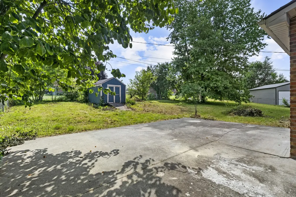 159 Hickory Road Lawrenceburg KY 40342